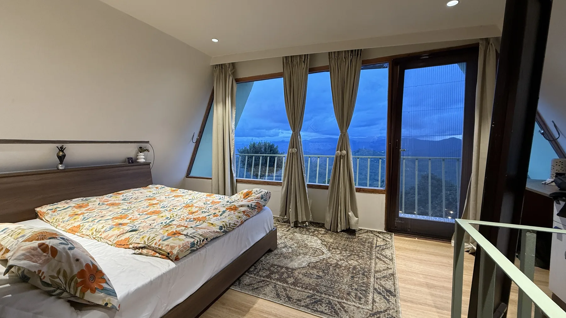 Executive duplex with Himalayan view (Evaara) — photo 3