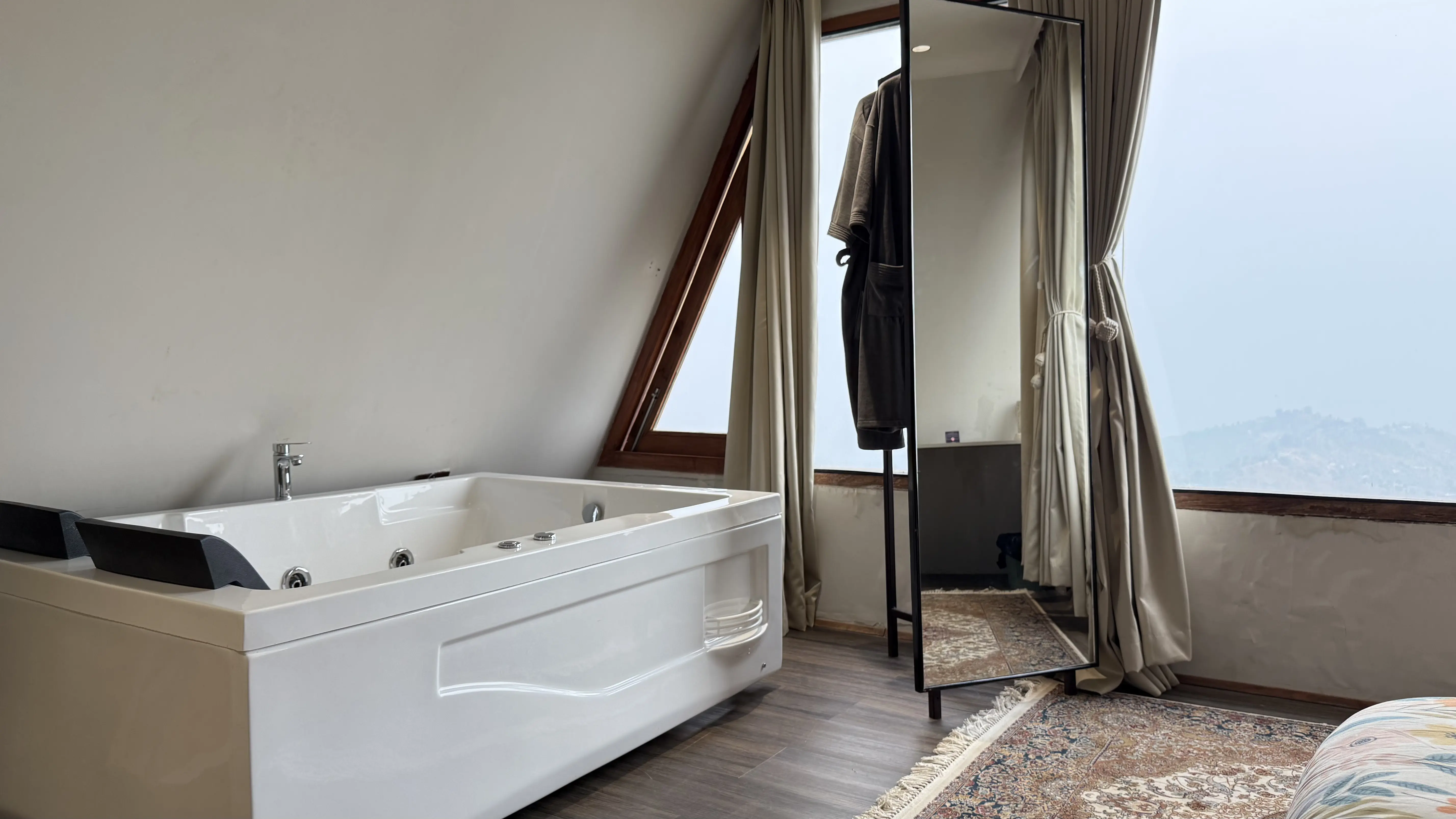 Presidential duplex suite with couple jacuzzi and Himalayan view — photo 2